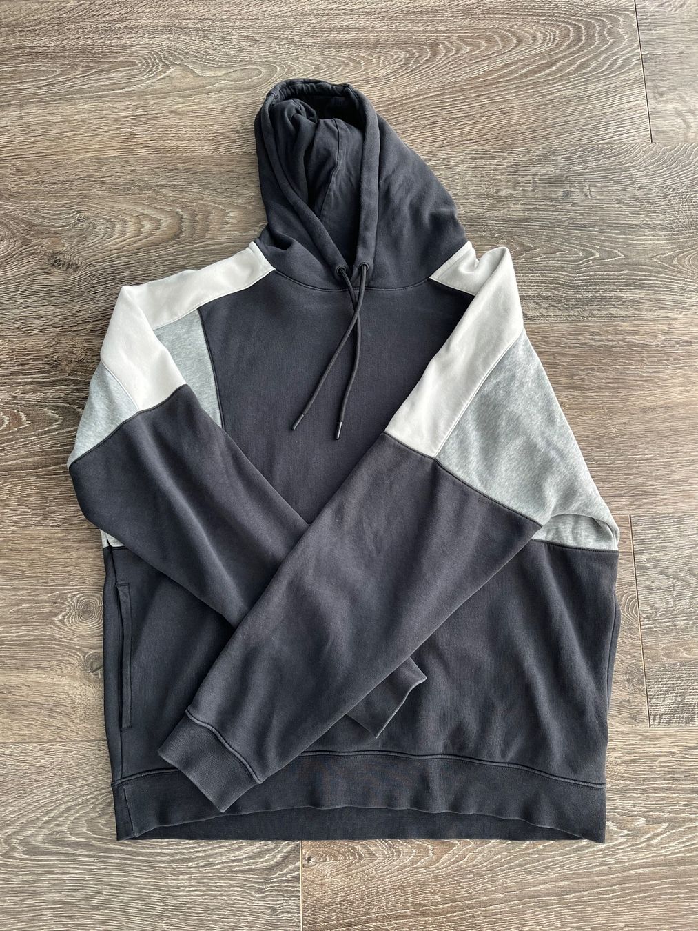 Nike Pullover & Sweatshirts: Nike Kapuzenpullover – Gebraucht aus Bülach von eryo343