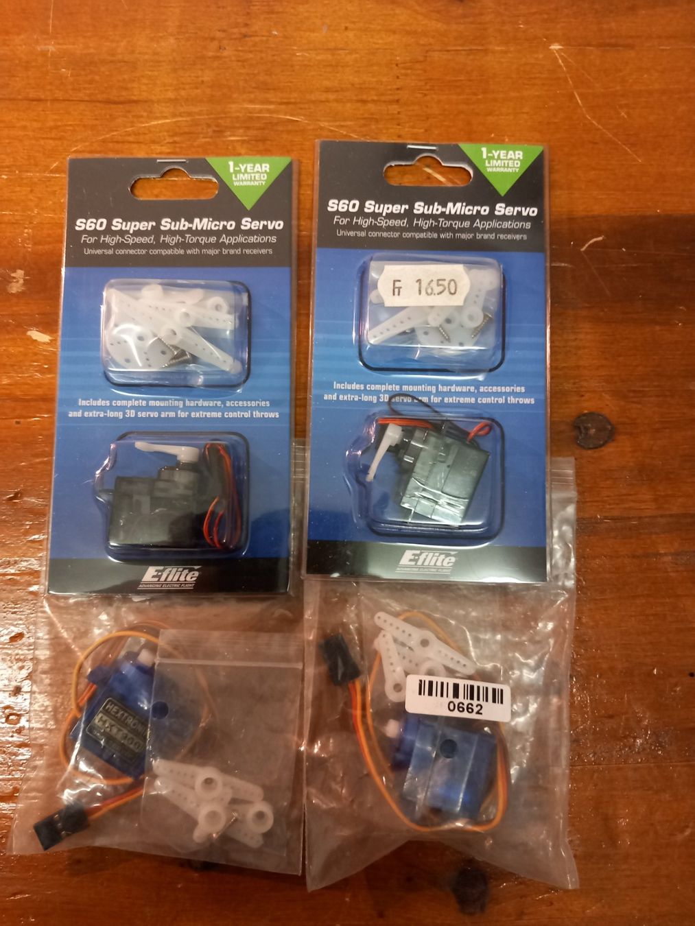 E-Flite Modellismo RC: 4 Neue RC-Modell Microservo, E-flite und Hextronic – Nuovo e nell'imballaggio originale da Givisiez venduto da Reiffel