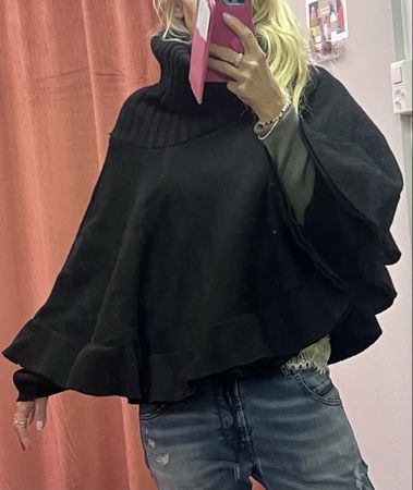 Rundholz Poncho  black 100 Prozent Schurwolle Grösse OS