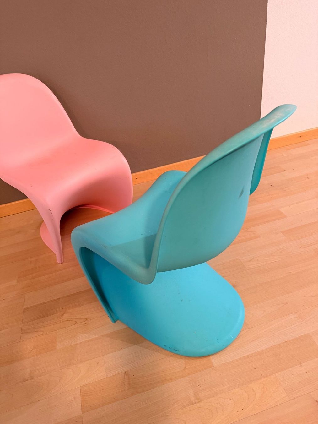 Vitra Stühle: 2x Panton Junior Kinderstuhl - Original Vitra – Gebraucht aus Kilchberg ZH von tomtomk99 6