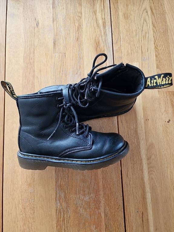 Scarpe per ragazzi: Dr. Martens Kinderstiefel (Gr. 32) – Usato da Zürich venduto da Rip2