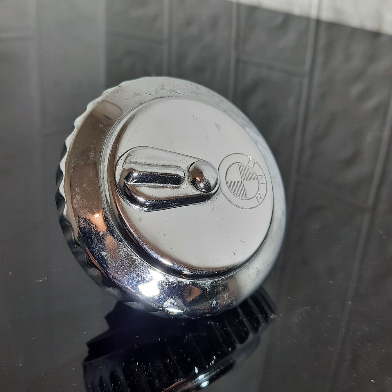 BMW Autres accessoires p. véhicule: Orginaler BMW Tankdeckel in Silber – D'occasion à Unterägeri par Altgoldschmuck