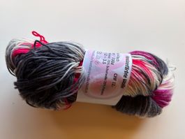 1Knäuel Handgefärbte Sockenwolle Trekking