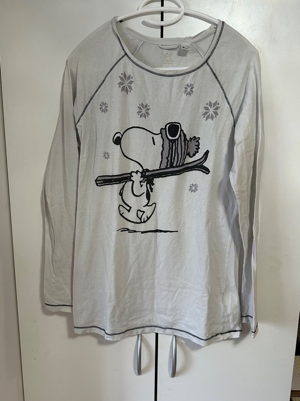 H&M Pulls & Sweat-shirts: Langarmshirt Snoopy Grösse S/M – D'occasion à Schaan par Hermine2018