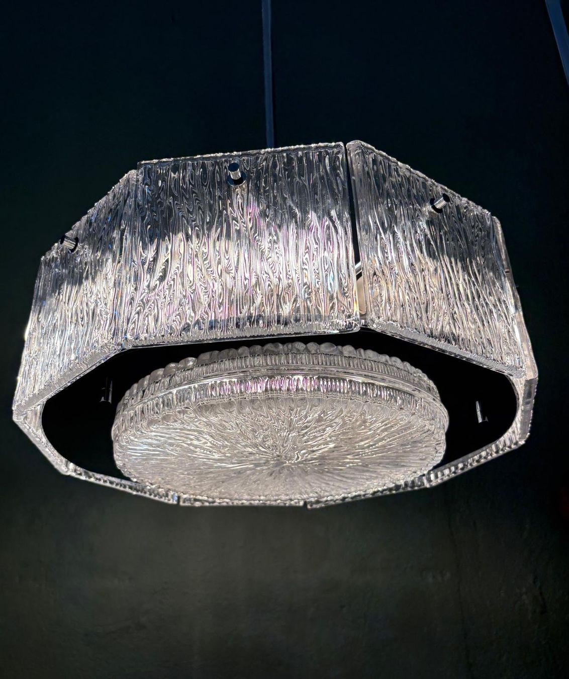 Kronleuchter & Deckenlampen: Deckenlampe Eisglas 60er Jahre Design – Gebraucht aus Riehen von twentymodern
