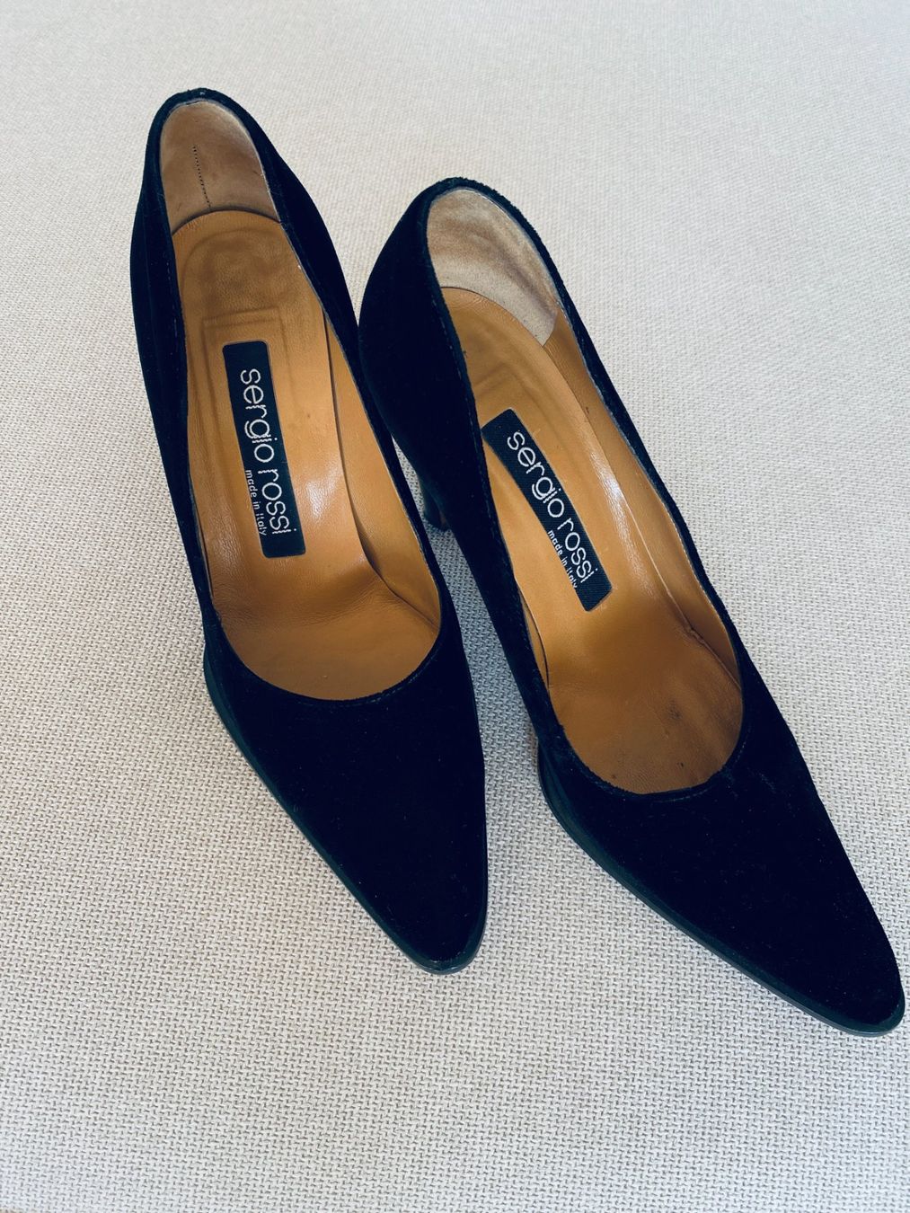 Sergio Rossi Scarpe da donna: SERGIO ROSSI: Pumps, Schwarz, Samt, 37, NP:  585 – Nuovo (secondo la descrizione) da Gunten venduto da divertimenti 3