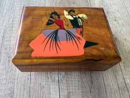 Holzdose Schmuckdose Musikdose La Paloma mit Spiegel gute...