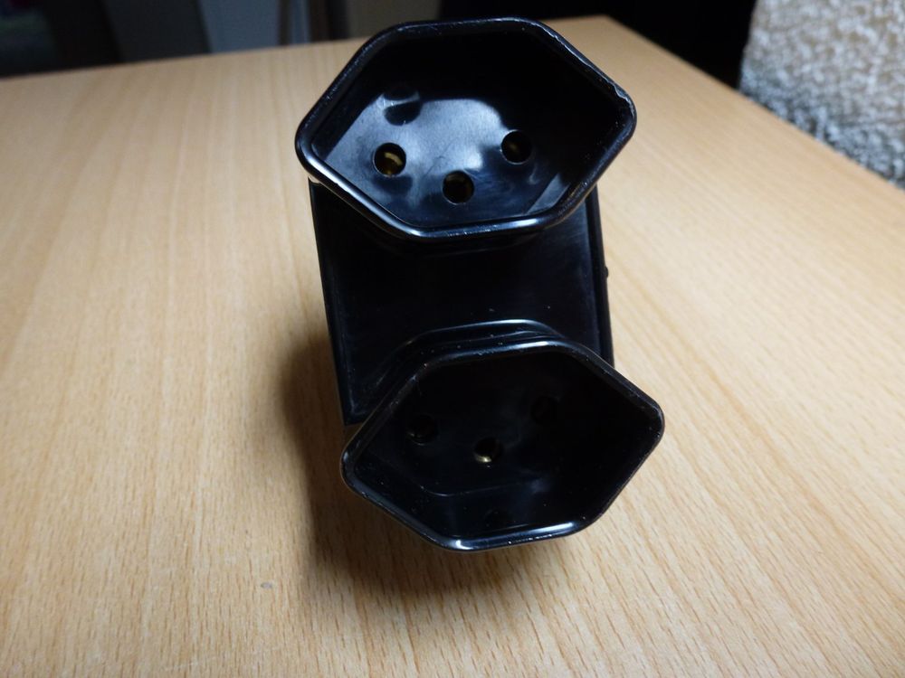 Stecker: Doppelstecker schwarz – Gebraucht aus Hombrechtikon von Maloev17