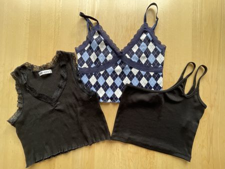 Lot de 3 hauts, taille S, bon état !
