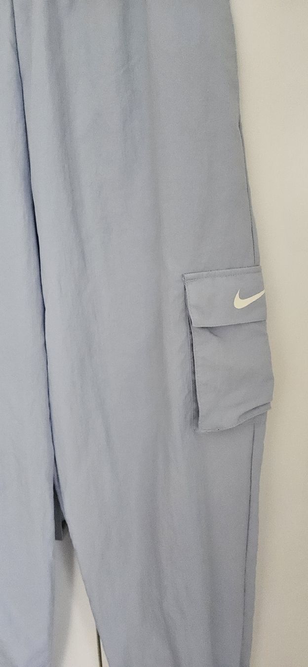 Nike Pantaloni: Nike Hose, hellblau, Grösse XS – Usato da Hellbühl venduto da Veci02 1