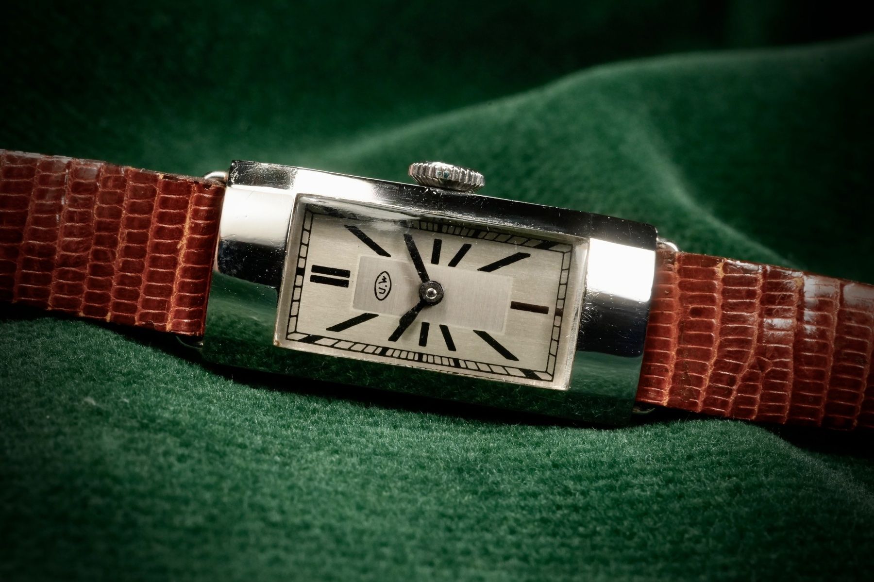 Universal Genève Orologi: Universal Watch - Tank Rectangular Art-Deco Lady Steel Watch – Usato da Morcote venduto da chronoservice