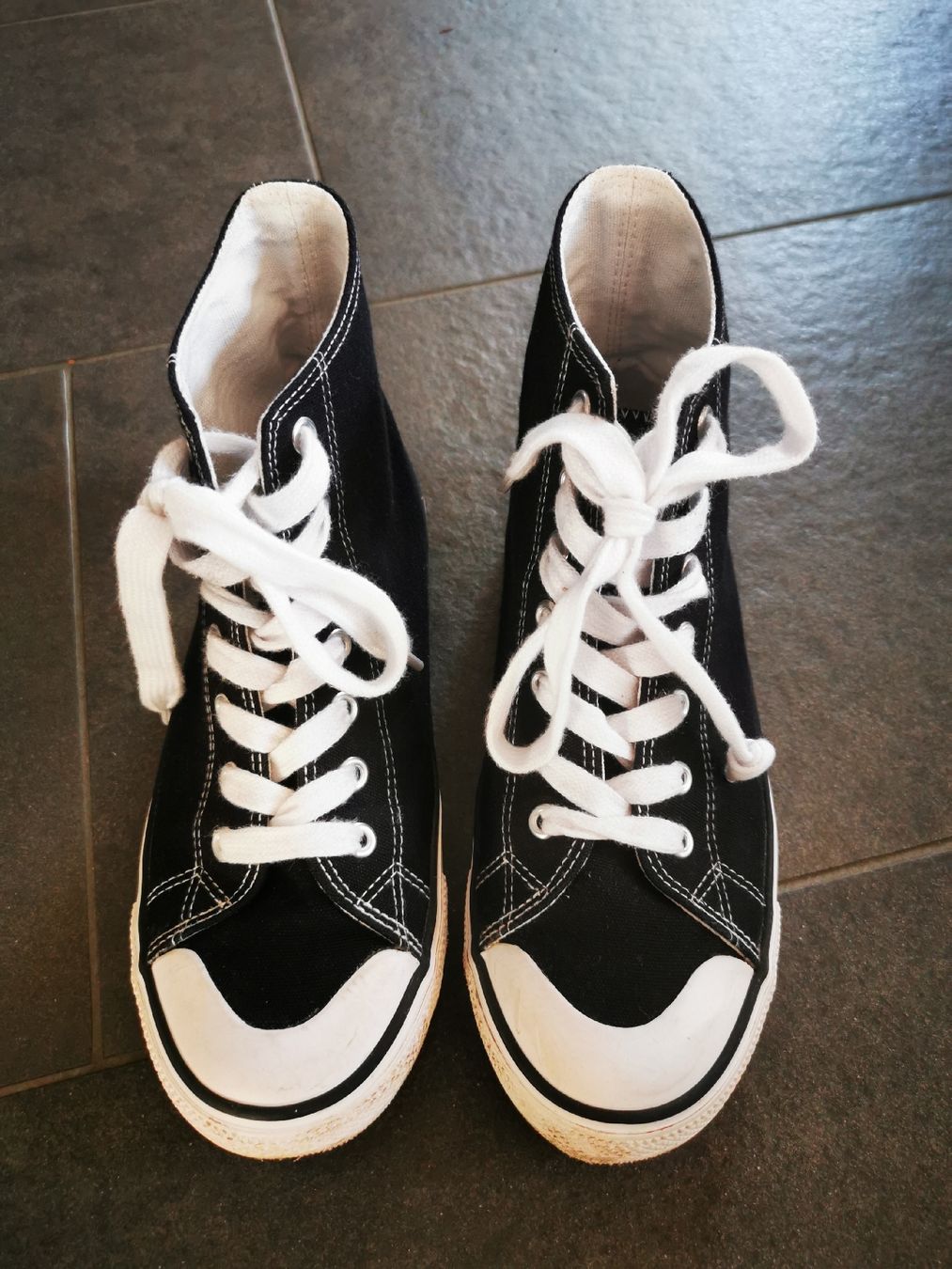 Scarpe da donna: Chucks Gr 37 – Usato da Geuensee venduto da claukau 1