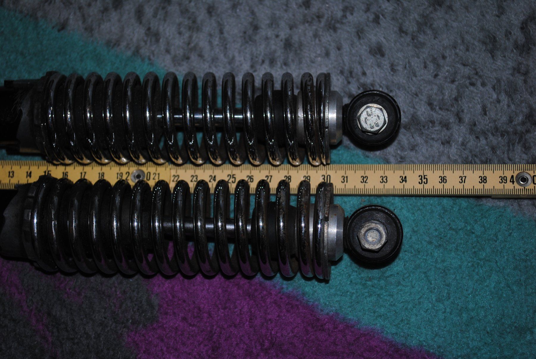 Parti ricambio per ciclomotori: Stossdämpfer 325mm – Usato da Subingen venduto da Baergarage 5