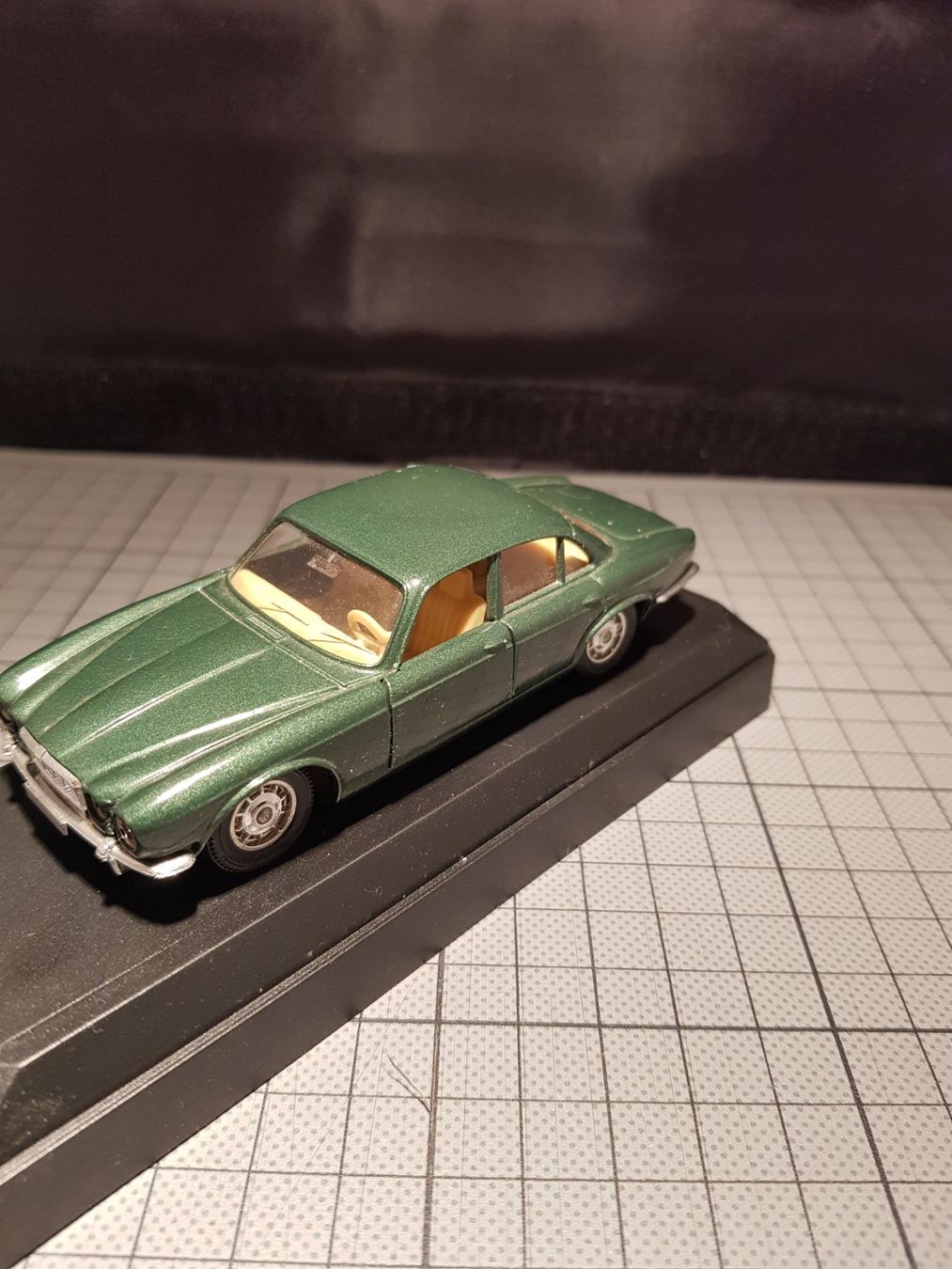 Jaguar Modellini d'auto: Jaguar XJ12 1978 – Nuovo e nell'imballaggio originale da Chézard-St-Martin venduto da AlPat-Collections 1