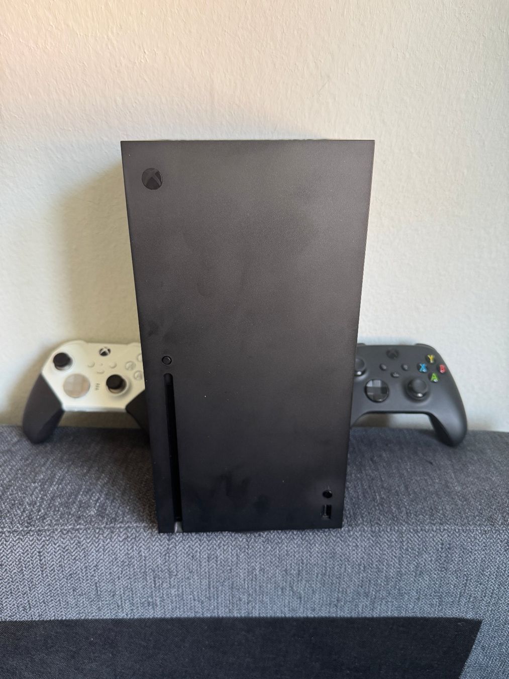 Microsoft Consoles: Microsoft Xbox Series X – D'occasion à Zug par dgr_8stf 1