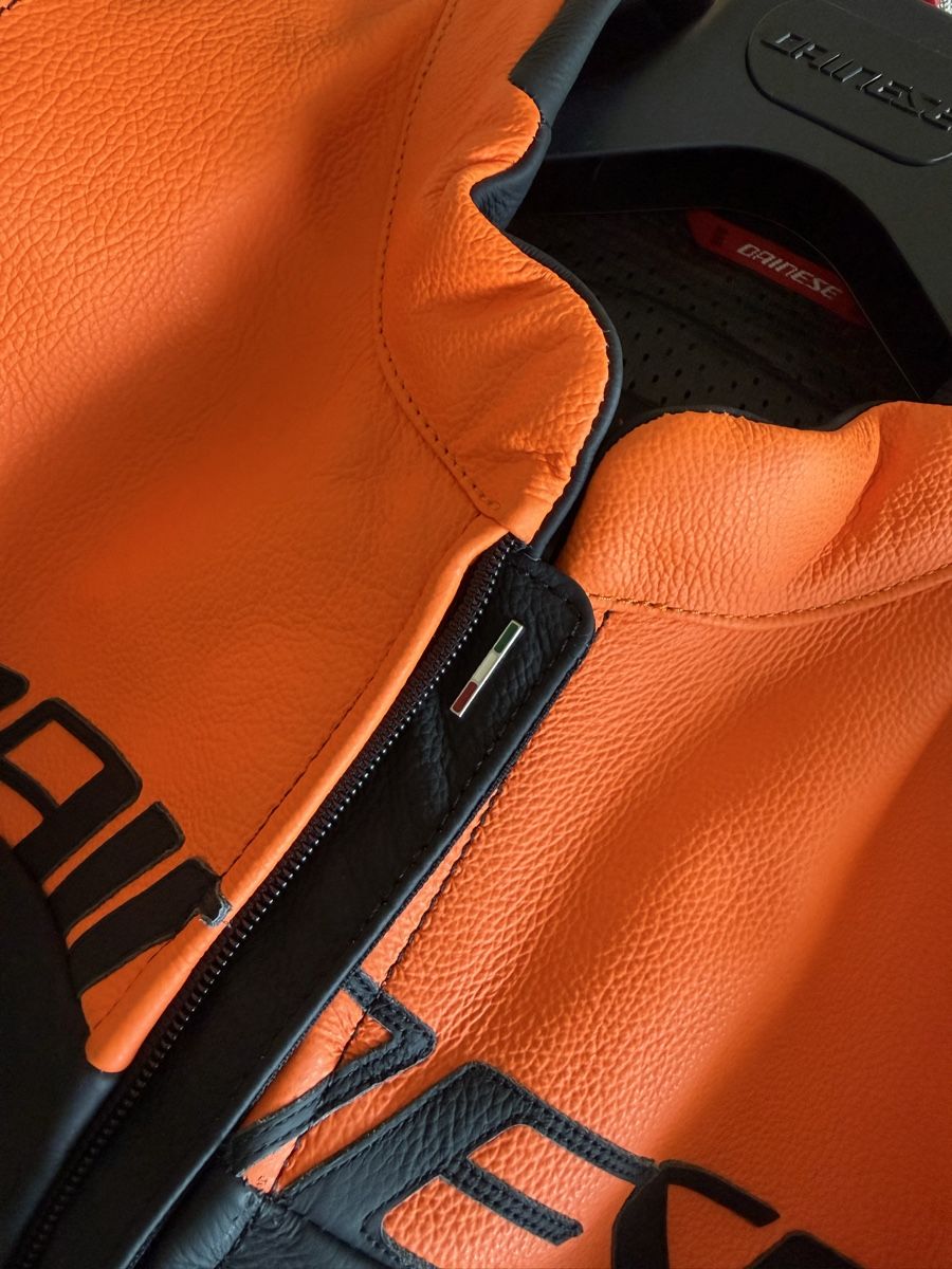 Dainese Giacche: Dainese Agile Lederjacke NEU Grösse 52 – Nuovo e nell'imballaggio originale da Gibswil venduto da Oidus 4