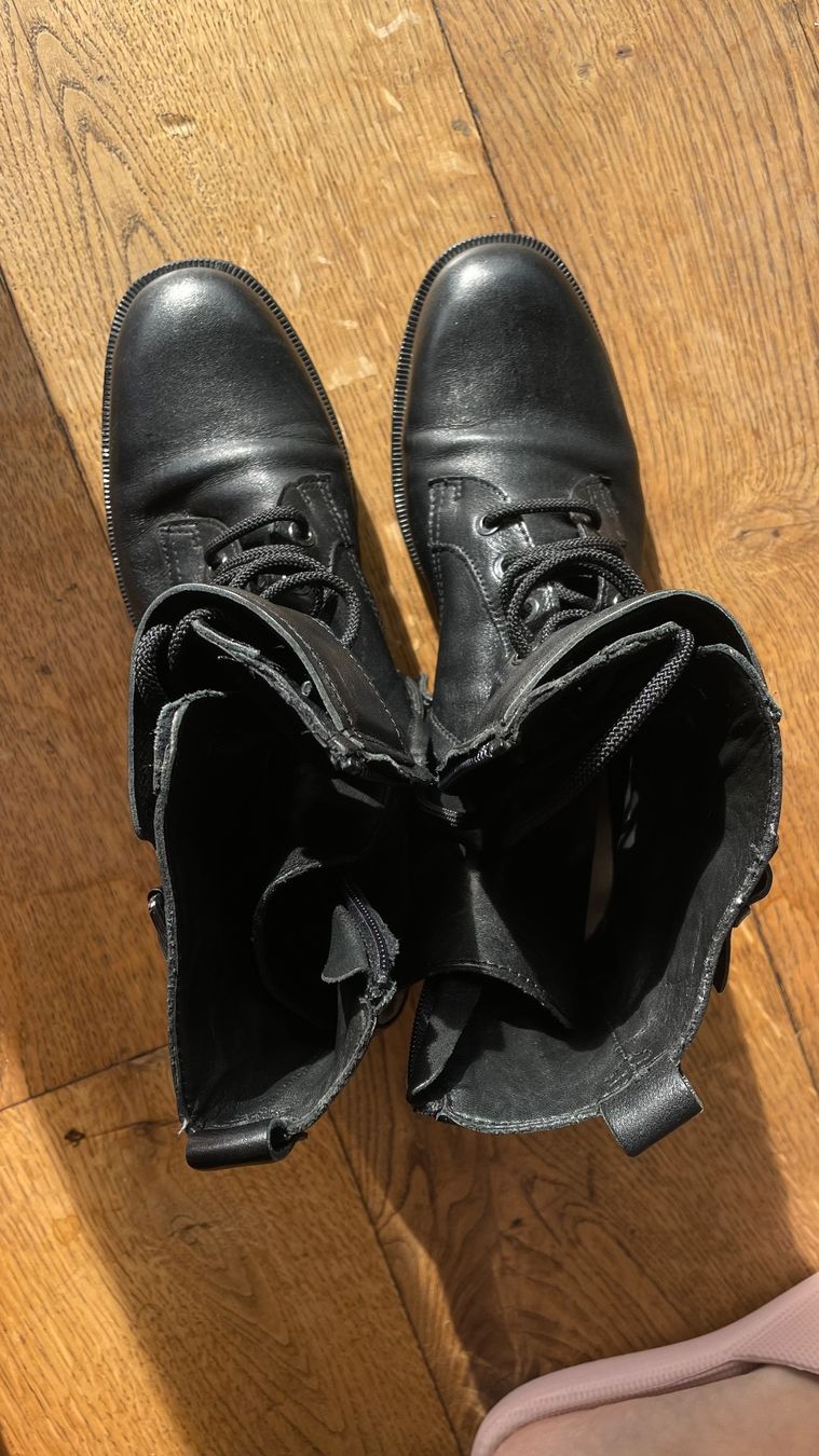 Massimo Dutti Scarpe da donna: Boots – Usato da St-Gingolph venduto da Ynatka