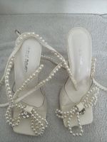 High Heels Public Desire mit Perlen weiss Zustand gut