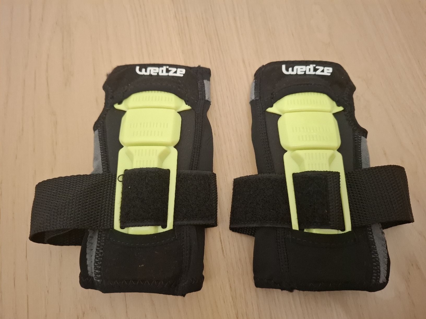 Decathlon Protezioni & Imbottiture: Handgelenkschutz von Decathlon – Usato da Oberwil BL venduto da nuvomind 1