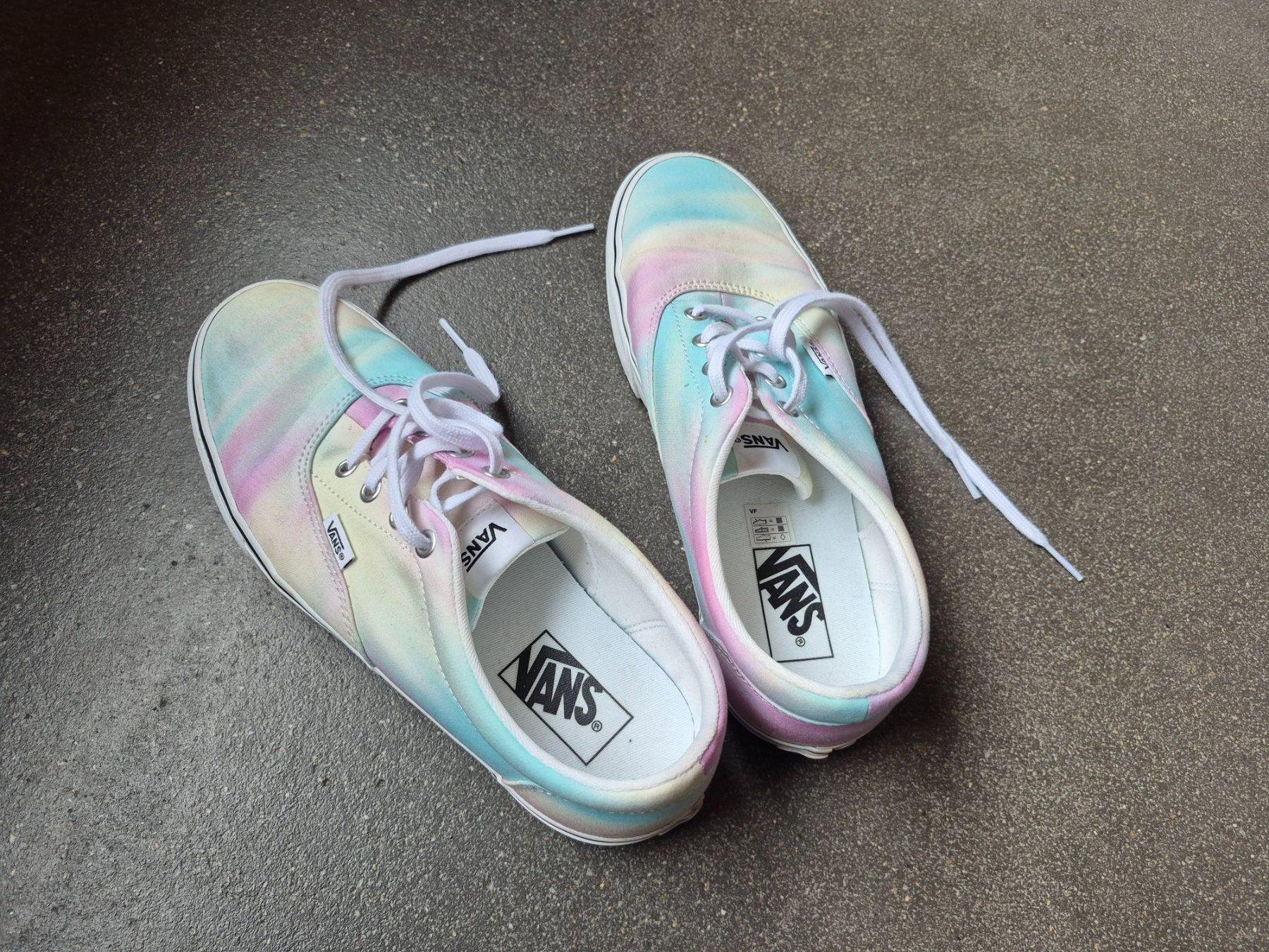 Vans Damenschuhe: Freizeitschuhe Regenbogenfarben VANS 41 – Gebraucht aus St. Gallen von Amelie_73 1