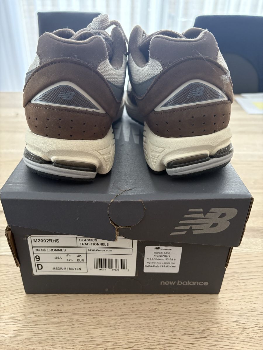 New Balance Chaussures hommes: New Balance M2002R – D'occasion à Domat/Ems par tim_lq6b 1
