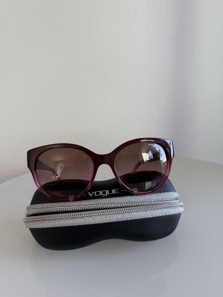 Vogue Brillen & Gläser: Lunettes de soleil VOGUE – Gebraucht aus Cressier FR von Kvito4ka 6