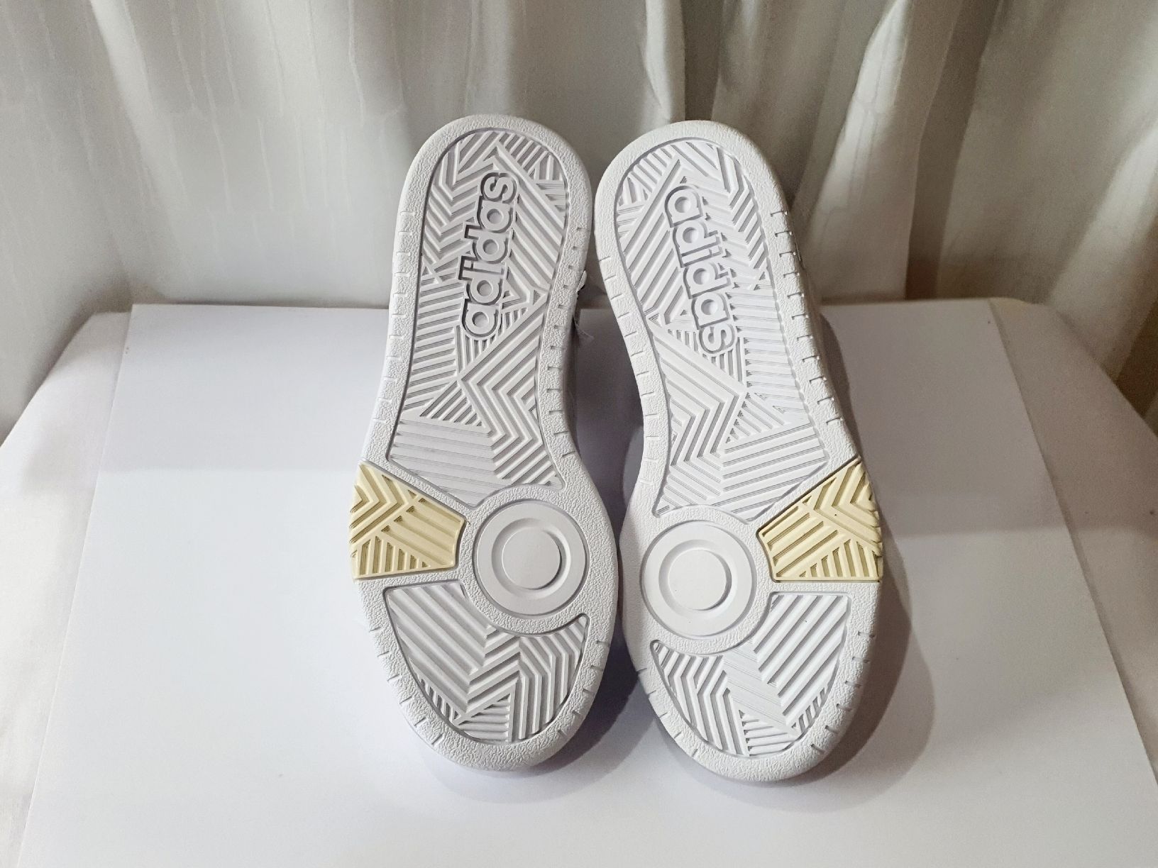 Adidas Scarpe per ragazze: Gr. 36.5 - Adidas Sneaker, Neu – Nuovo e nell'imballaggio originale da Nürensdorf venduto da sal_g2bz 4