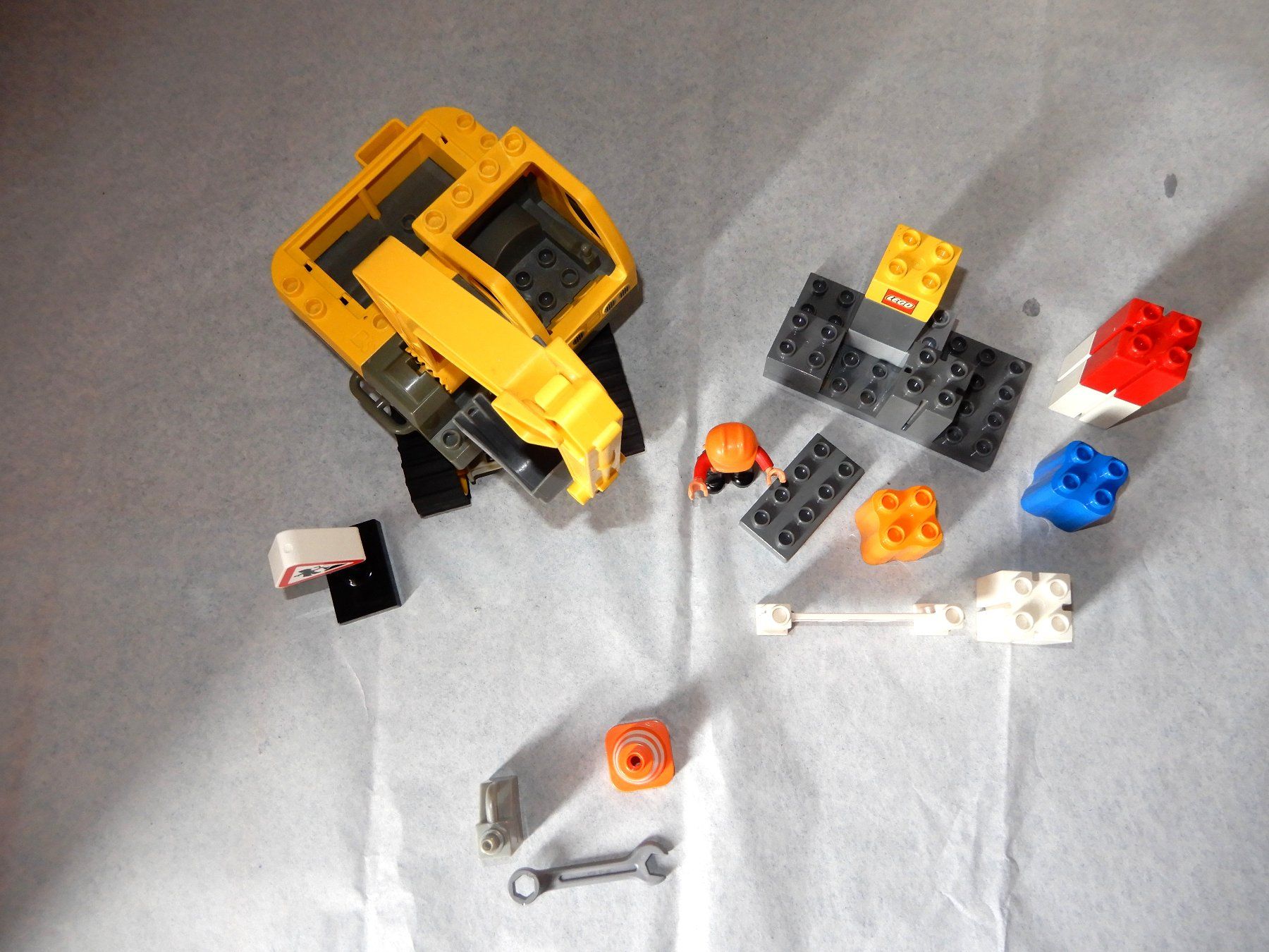 Lego Kit di costruzioni: DUPLO Raupen Bagger gross 4986 – Usato da Senèdes venduto da tintinette43 1