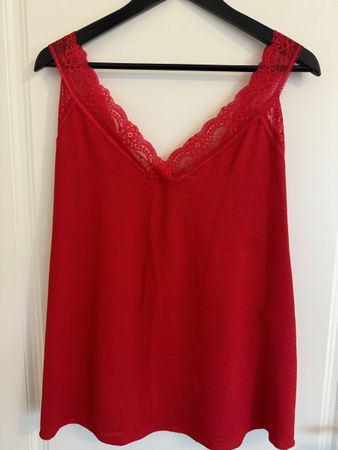Haut rouge 