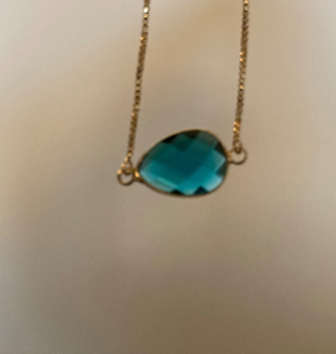 Bracciali & Braccialetti: Bracelet doré avec cabochon en verre  bleu – Usato da Genève venduto da ct_fqr8 1