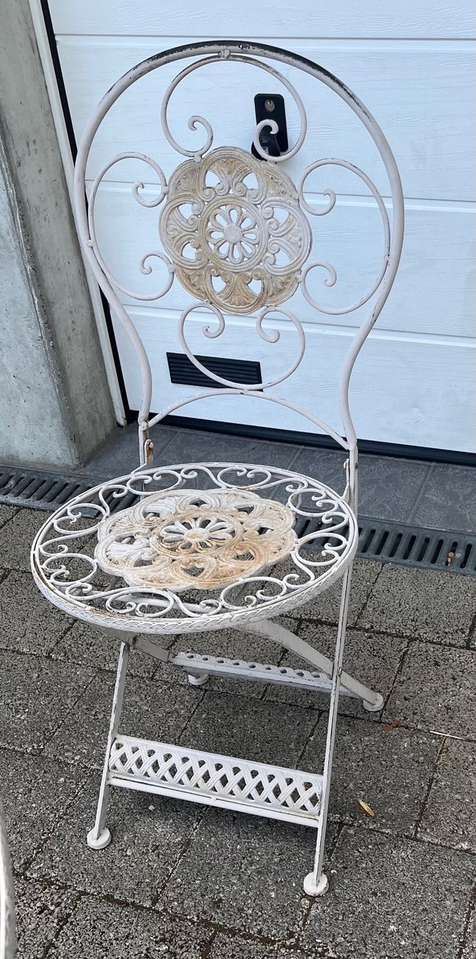 Tavoli: Vintage Tischli und 2 Stühle – Usato da Nussbaumen AG venduto da car_7b54 3