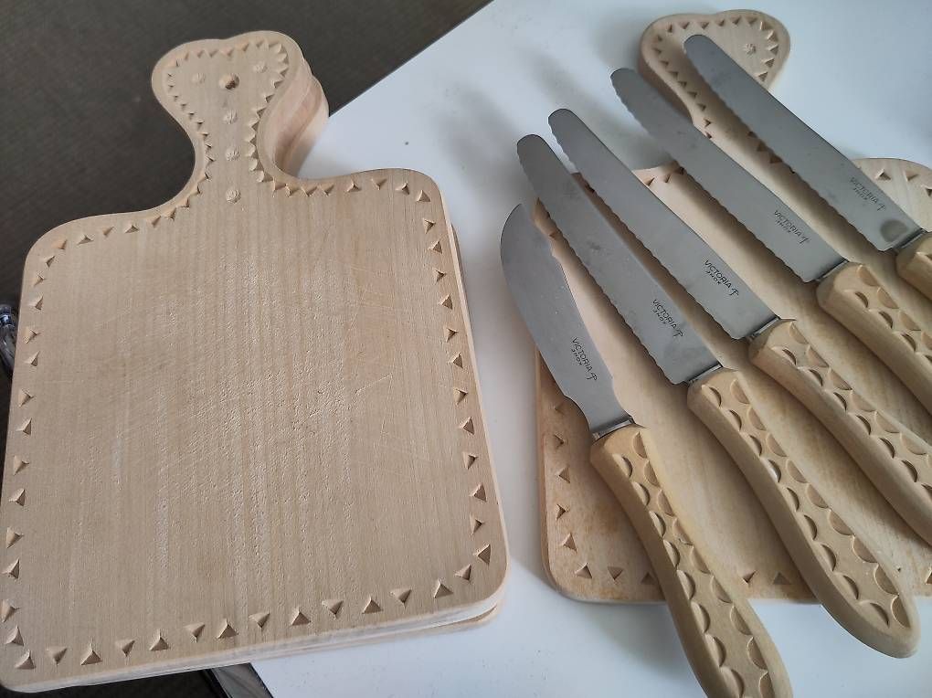 Servierplatten: Käse Brettchen mit Messern (4) – Gebraucht aus Rüti ZH von Retisch 1