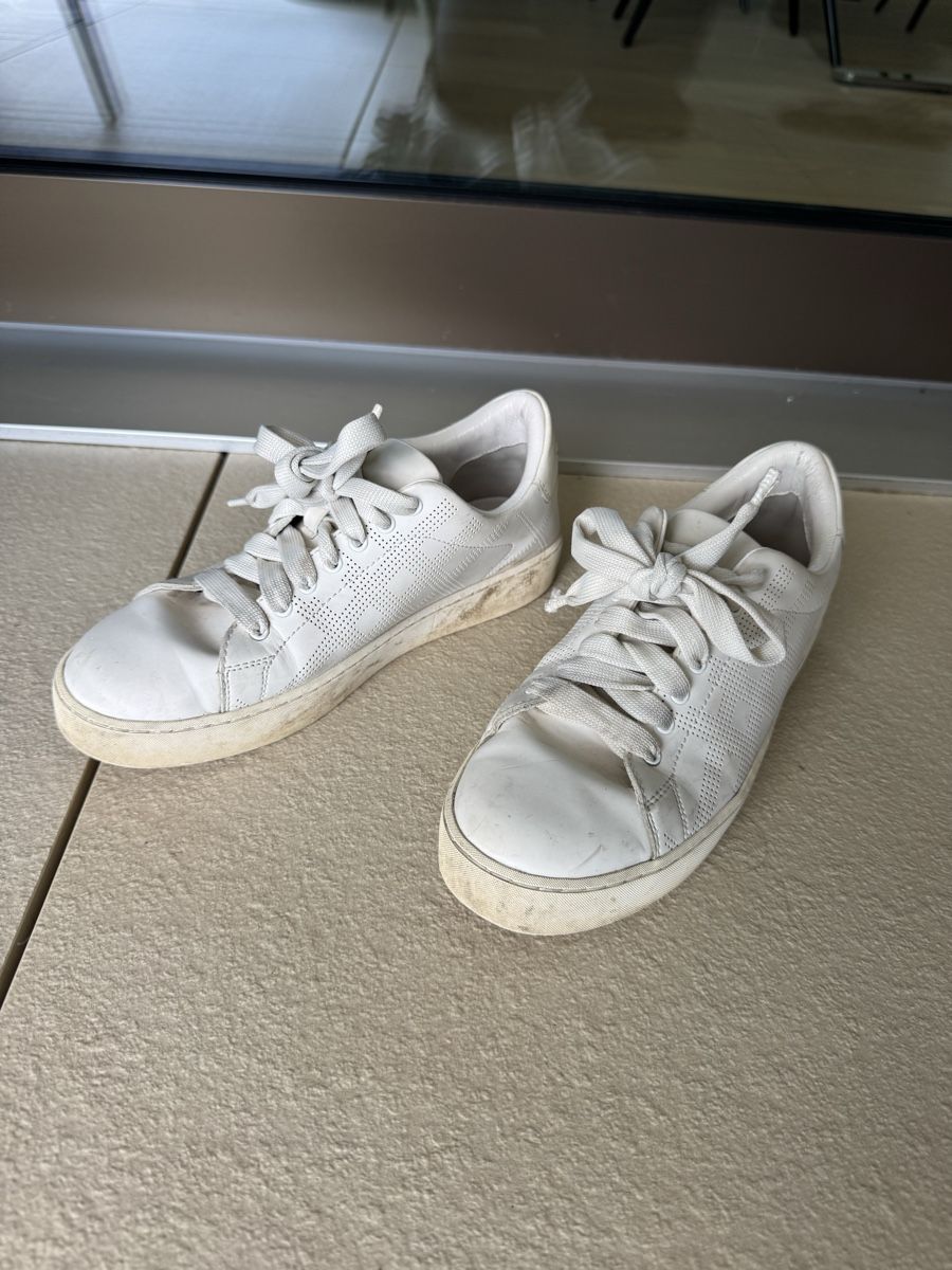 Burberry Damenschuhe: White Burberry Sneakers - size 38 – Gebraucht aus Cham von lb6_m9yt