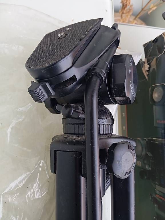 Treppiedi & Teste: Solidex VT-90HQ Videostativ – Usato da Basel venduto da Petergunn 1