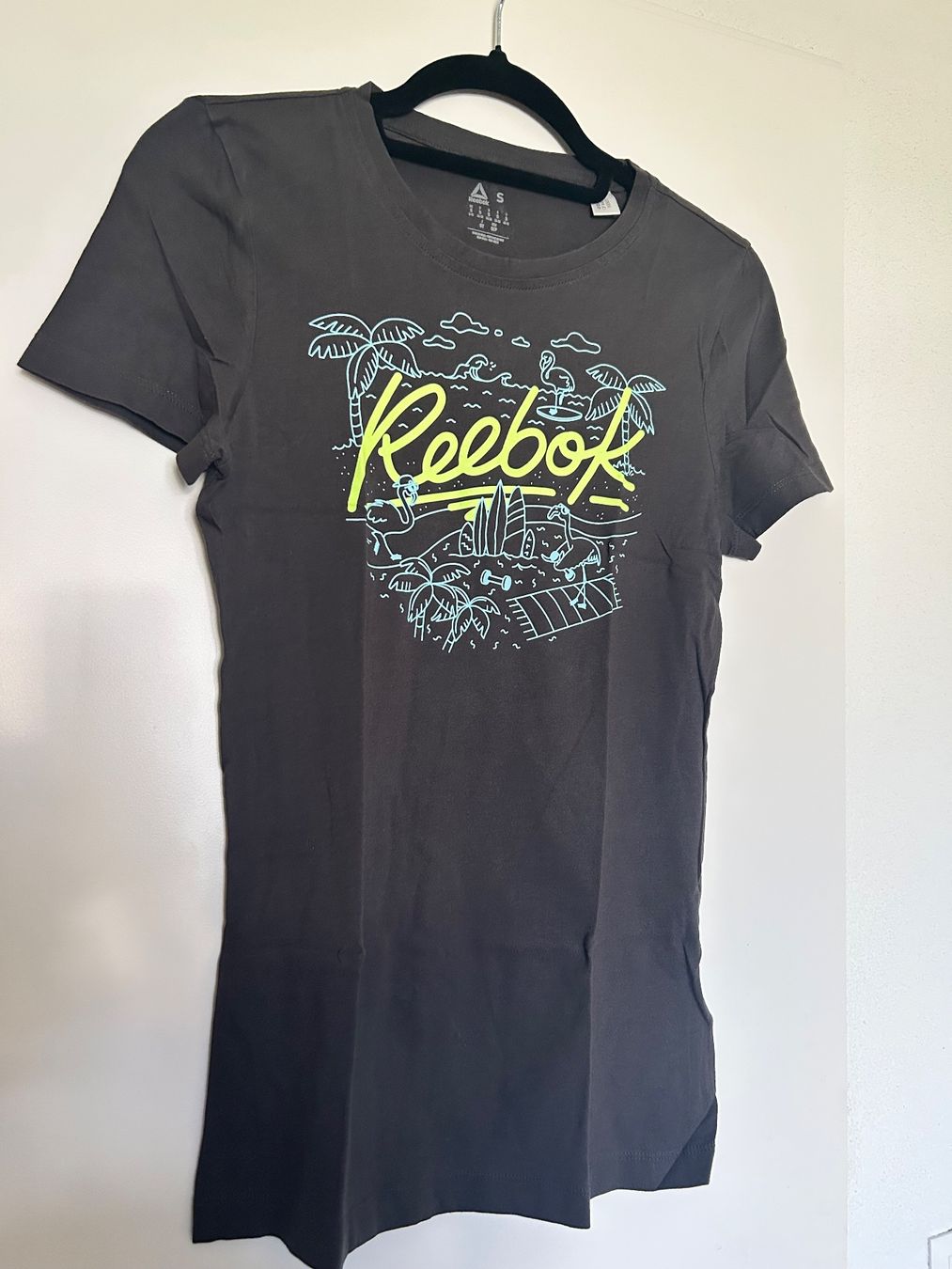 Reebok T-shirt: Damen Kurzarmshirt Reebok – Nuovo (secondo la descrizione) da Bad Ragaz venduto da ocl_2fyc