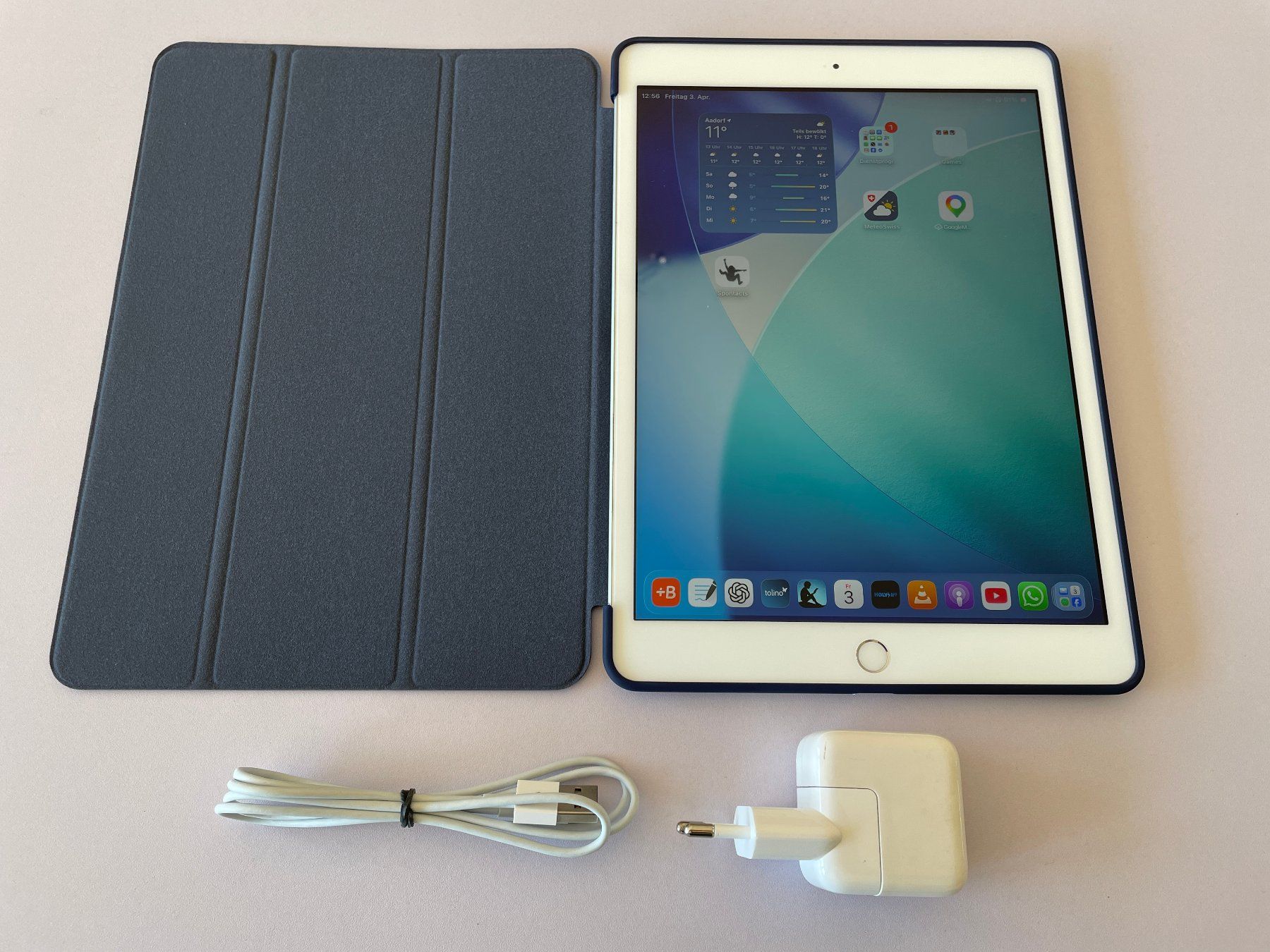 Apple Tablet PC: iPad 8 mit 32GB, super Zustand, + neue Hülle + Zubehör – Gebraucht aus Frauenfeld von kar_7xxc
