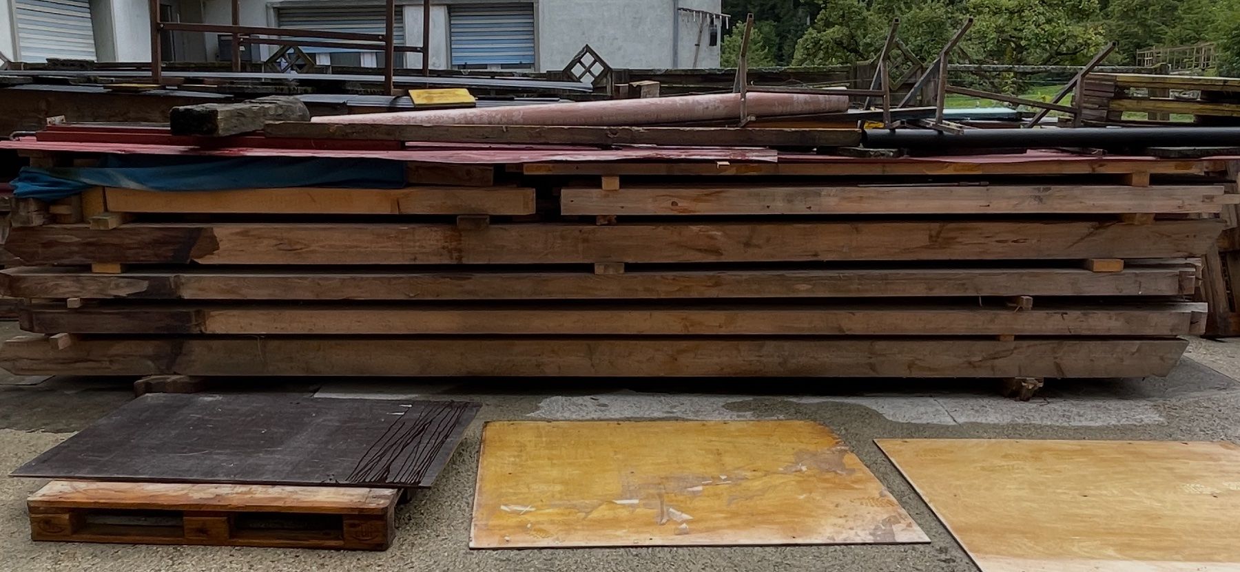 Articoli in legno: CHARPENTE EN SAPIN – Usato da Peney-le-Jorat venduto da V70r0 3