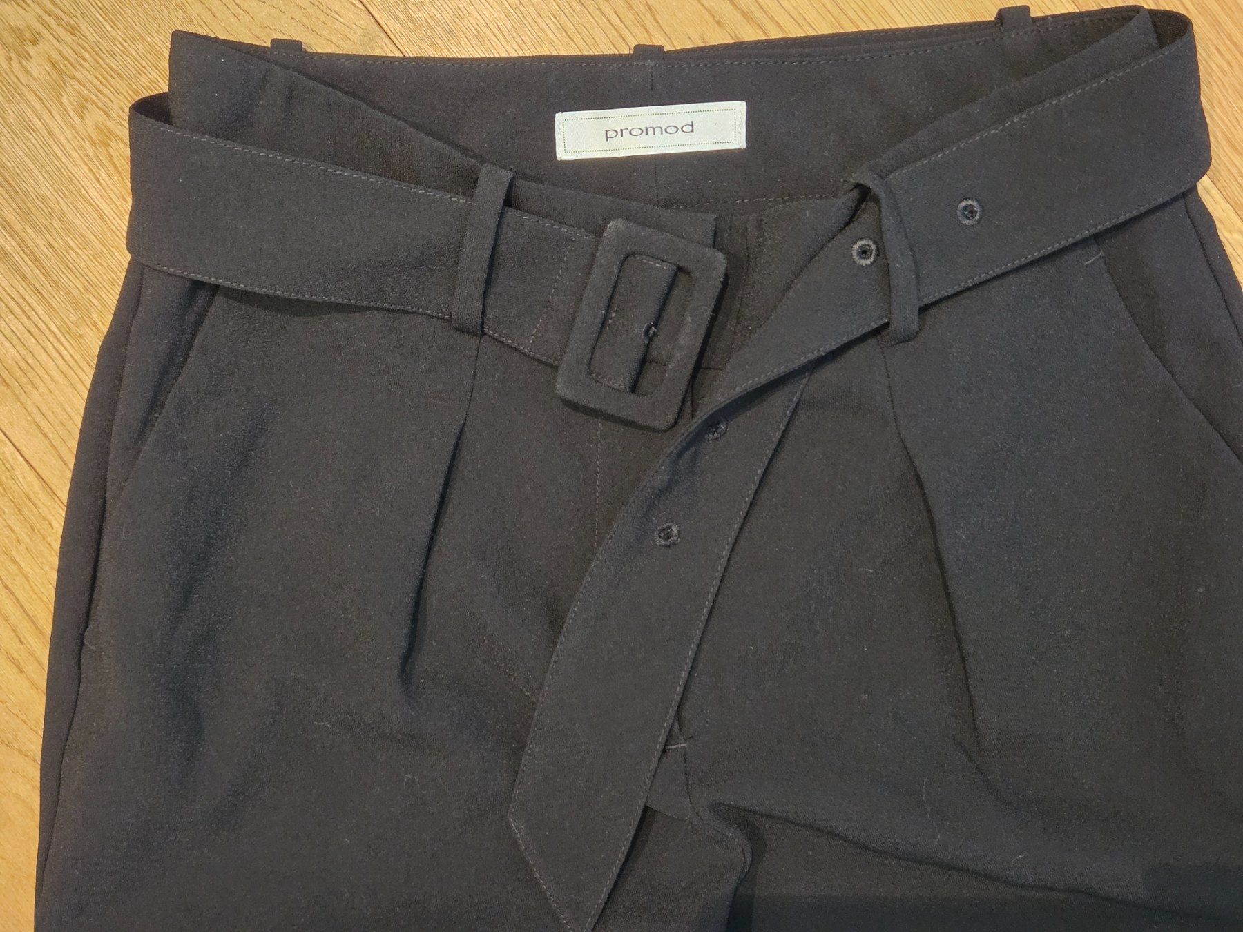 Promod Pantaloni: Promod Hose mit Gürtel – Usato da Emmen venduto da GrabandGo 3