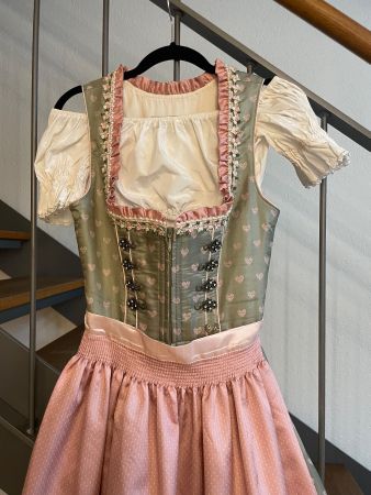 Wunderschönes Krüger Dirndl in Rosa / Hellgrün