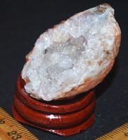 Deko Heilstein K-126 – Achat Geode Quarz mit Sockel – 20 Gr.