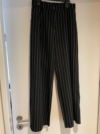 Schwarze Stoffhose gestreift Gr. 36 High Waist Palazzo Ho...