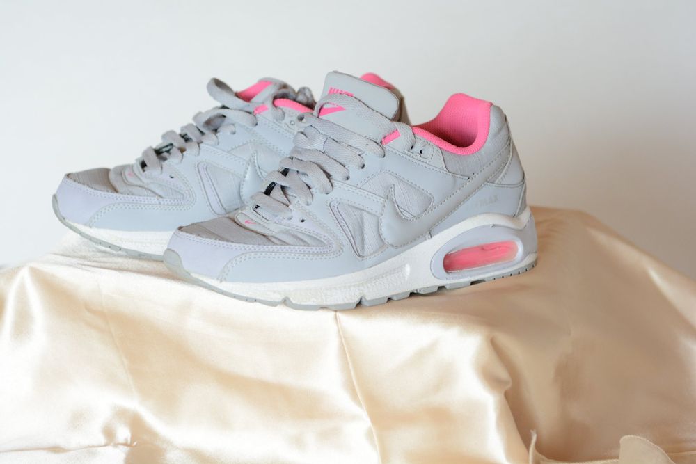 pink and grey nike airmax