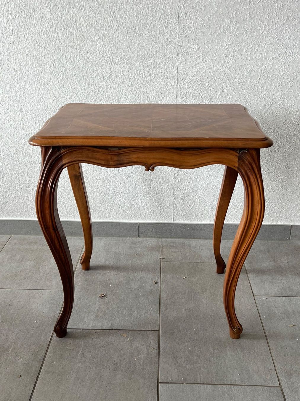 Tavoli: Vintage Beistelltisch / Salontisch – Usato da Hinterkappelen venduto da rum_y52q 3