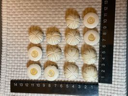 14 Mantelknöpfe