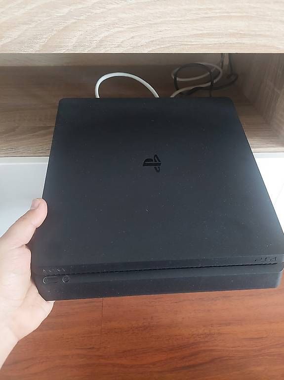 Console: PS4 Slim + 1x Original Controller +kabel – Usato da Rorbas venduto da mil_vm7k 1