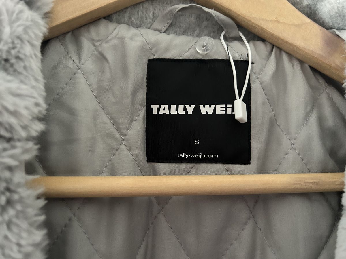 Tally Weijl Giacche: Graue Tally Weijl Winterjacke, Gr. S – Usato da Urdorf venduto da Bailey72 3