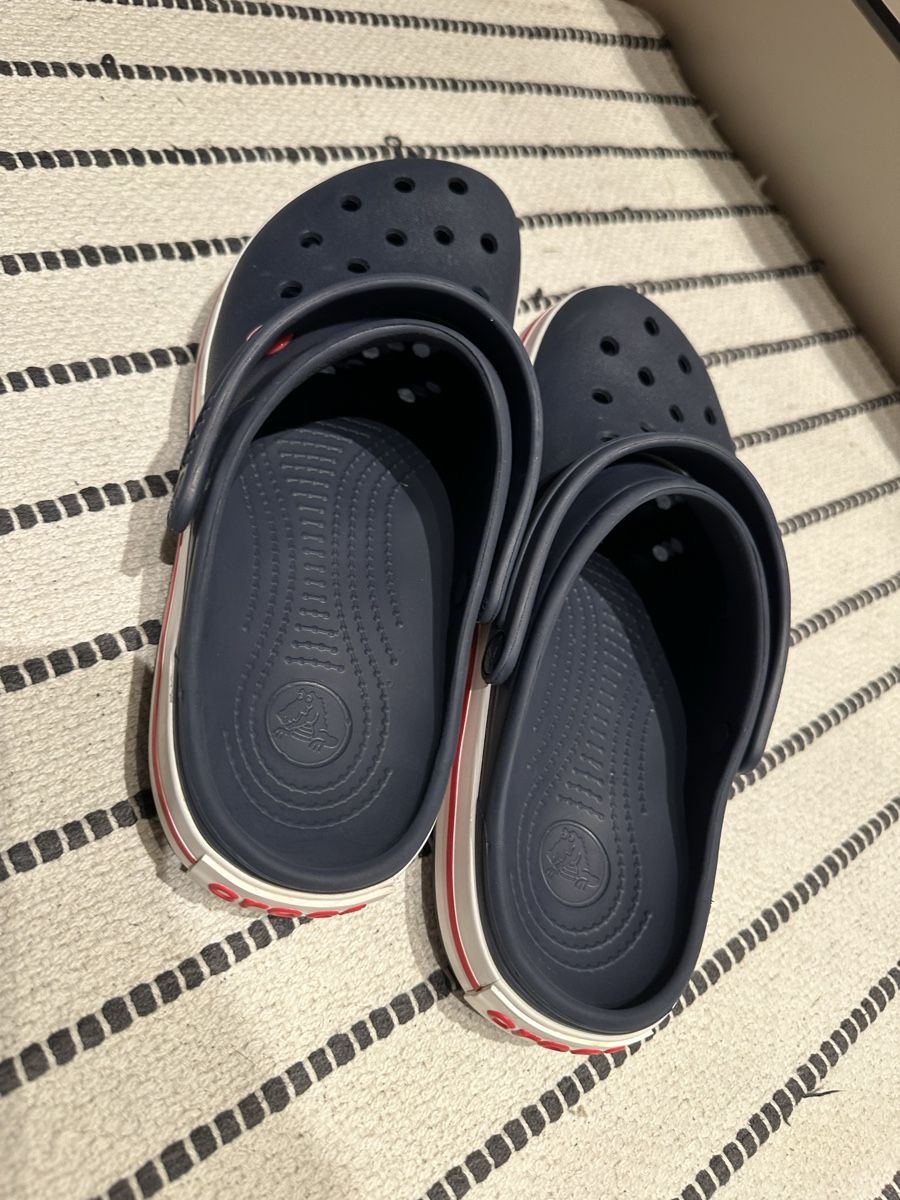 Crocs Herrenschuhe: Crocs blau neuwertig Grösse 40-41 – Gebraucht aus Ardez von 2004ankek 3