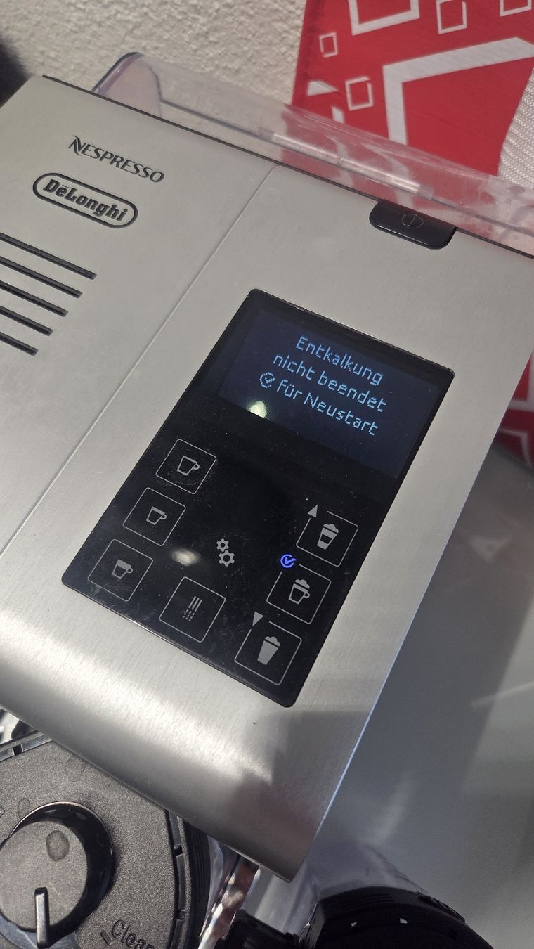 Nespresso Kaffeemaschinen & Espressomaschinen: Nespresso DeLonghi EN750.MB – Defekt aus Schaffhausen von Yoghurt87 5