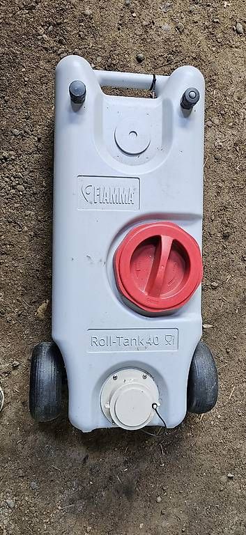 Tränken & Tröge: Mobiler Abwassertank – Gebraucht aus Aarau Rohr von Adoxa