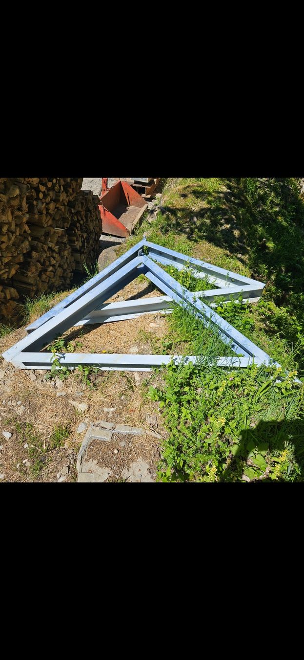 Supporti a parete: Stahlwinkel  – Usato da Unteriberg venduto da amd89 1